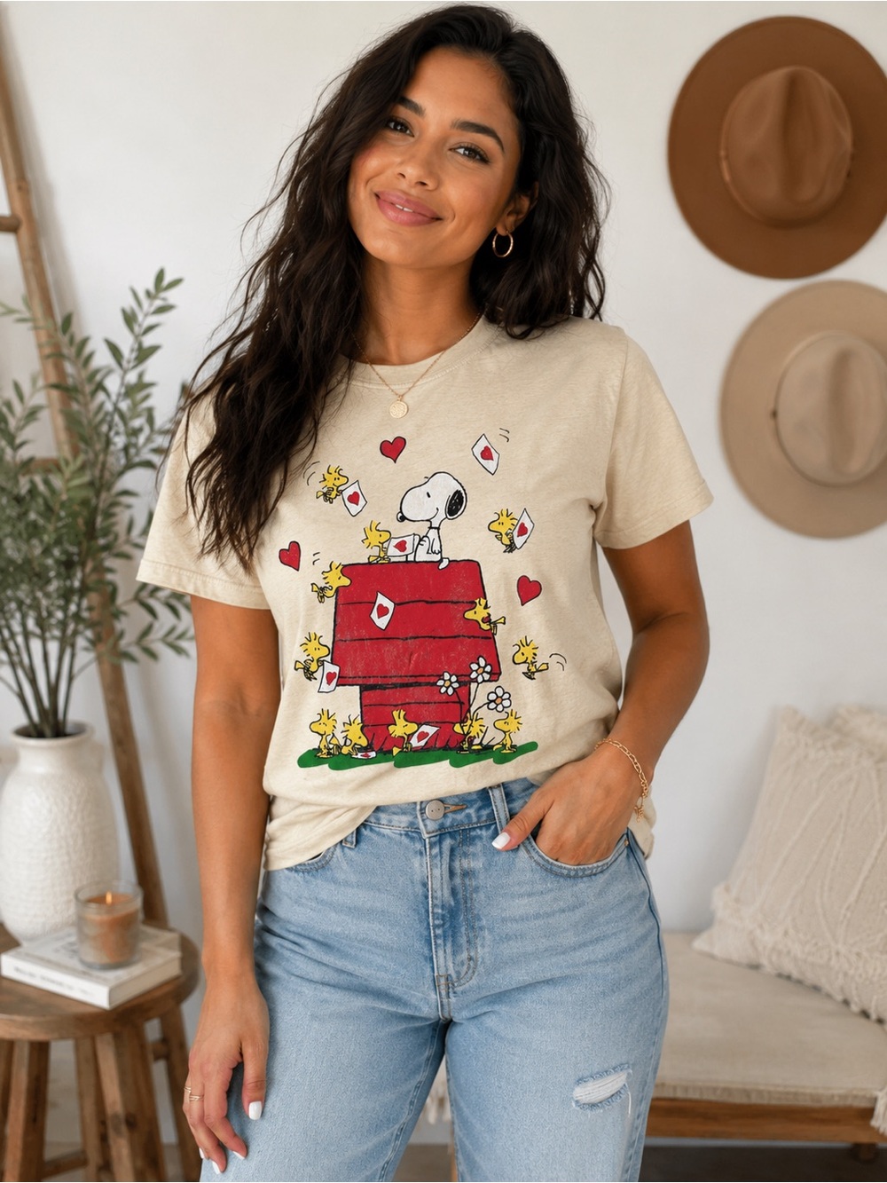 Peanuts Snoopy Woodstock Valentine Hearts Graphic Tee Shirt Beige LG